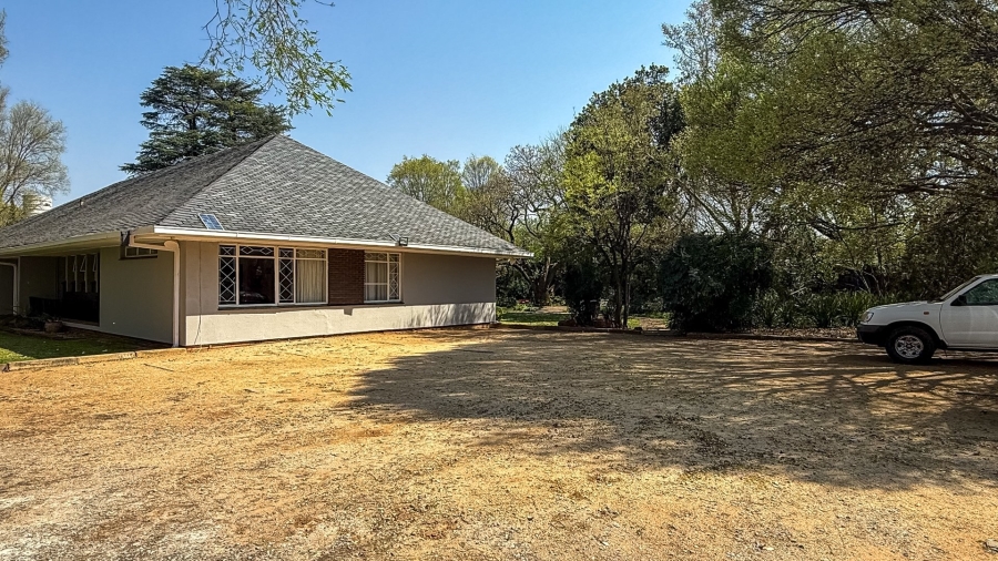 4 Bedroom Property for Sale in Flamwood North West